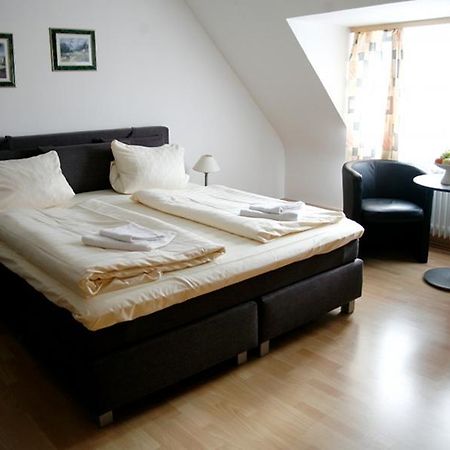 Hotel Am Markt Kleinblittersdorf Buitenkant foto