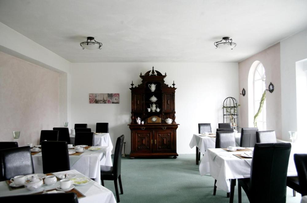 Hotel Am Markt Kleinblittersdorf Buitenkant foto