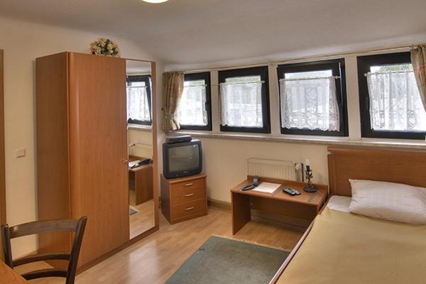 Hotel Am Markt Kleinblittersdorf Buitenkant foto